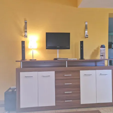 Apartment Schwerin-zippendorf Mit Sauna Und Strandnaehe, 4 Km Bis Zur Ostorfer Hals