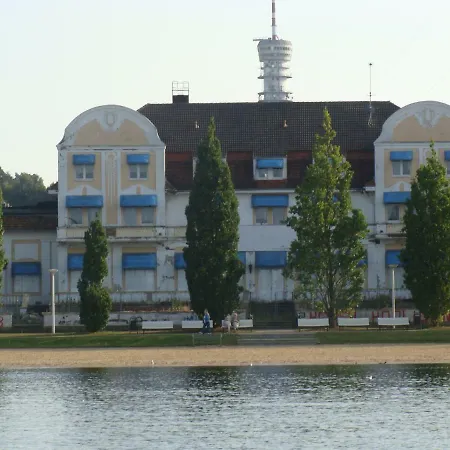 Schwerin-zippendorf Mit Sauna Und Strandnähe, 4 Km Bis Zur Ostorfer Hals